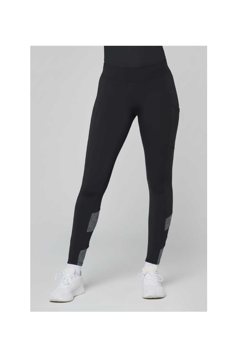 Leggings e scarpe senza corpo