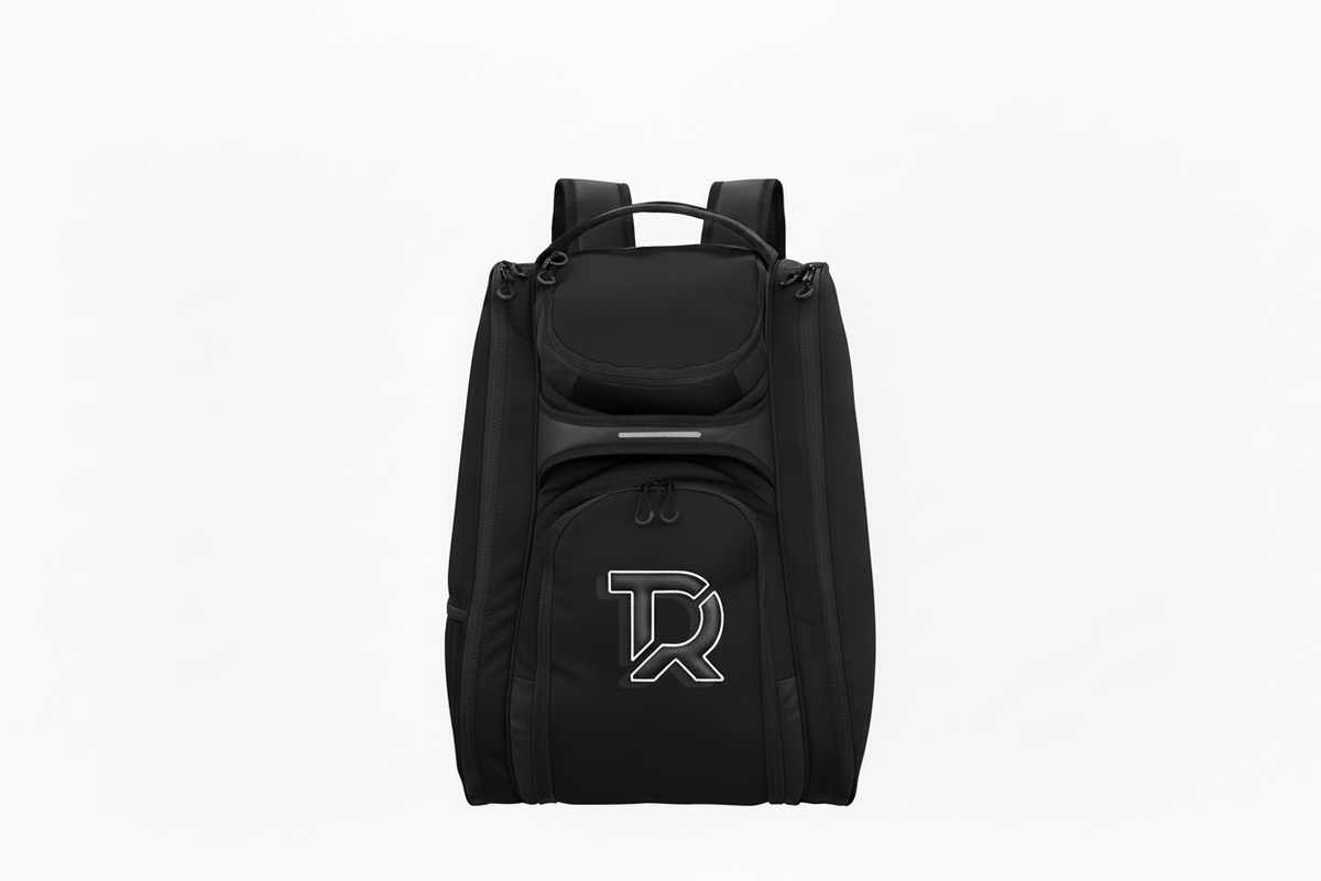 Borsa da padel nera TIERRE con logo TR, vista distante sfondo bianco