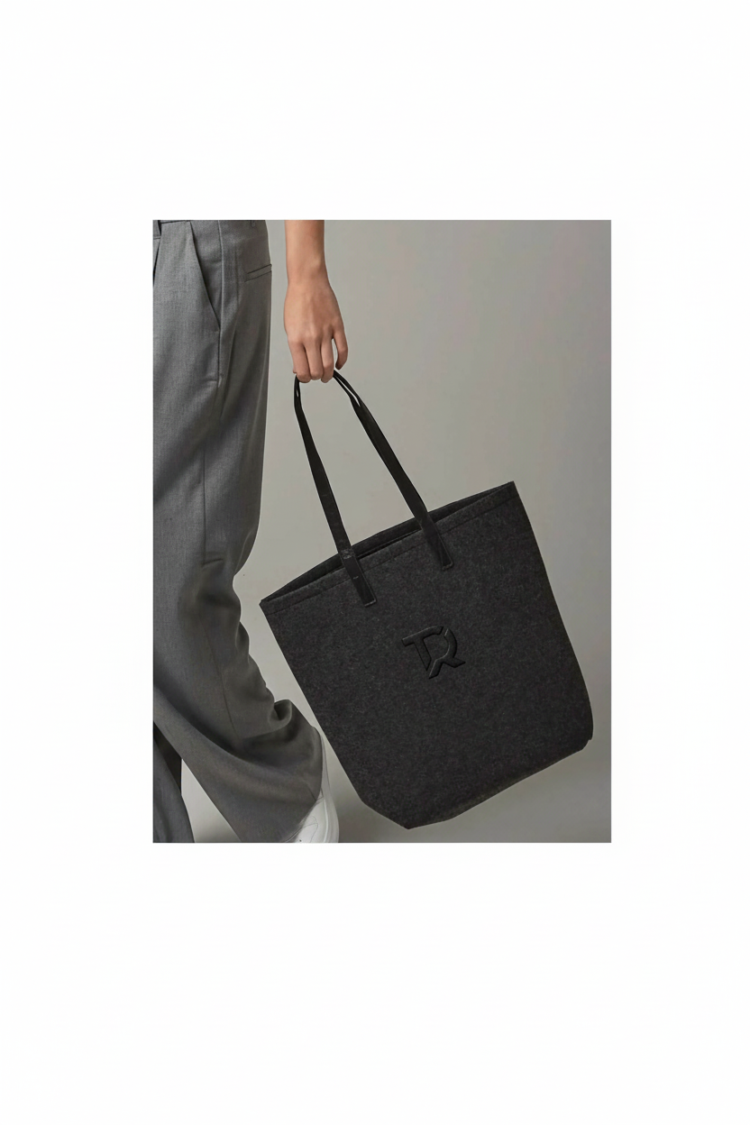 Tote bag nera TIERRE con logo in rilievo tono su tono