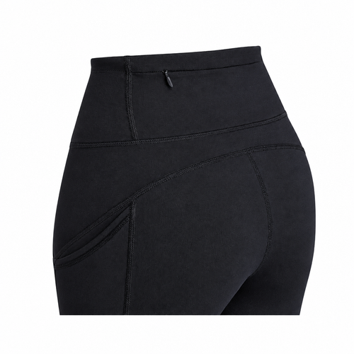 Dettaglio della fascia, tasca posteriore e cuciture dei leggings neri TIERRE